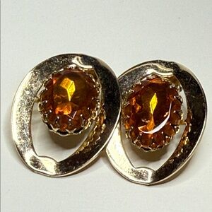 Pretty Vintage citrine color prong set MCM Gold tone Amber color clip Earrings